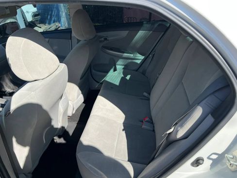Used 2013 Toyota Corolla LE w/ Premium Pkg FWD image 9