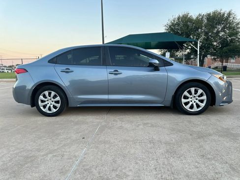 Used 2023 Toyota Corolla LE FWD image 4