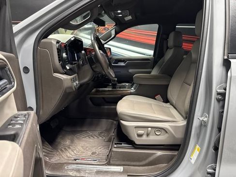 Used 2025 Chevrolet Silverado 1500 RST AWD/4WD image 4