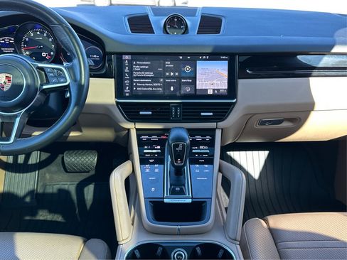Used 2020 Porsche Cayenne image 19