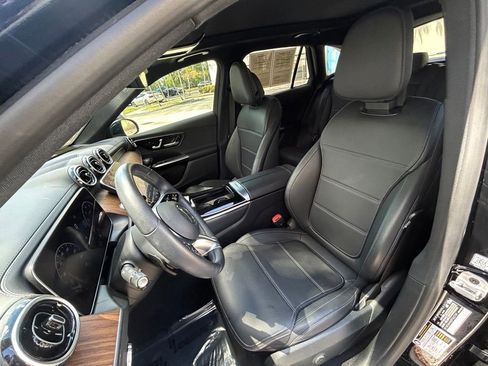Used 2023 Mercedes-Benz GLC 300 4MATIC w/ Exclusive Trim Package image 27