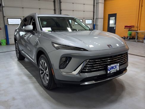 Used 2025 Buick Envision Preferred image 8