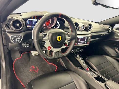 Used 2017 Ferrari California T image 9