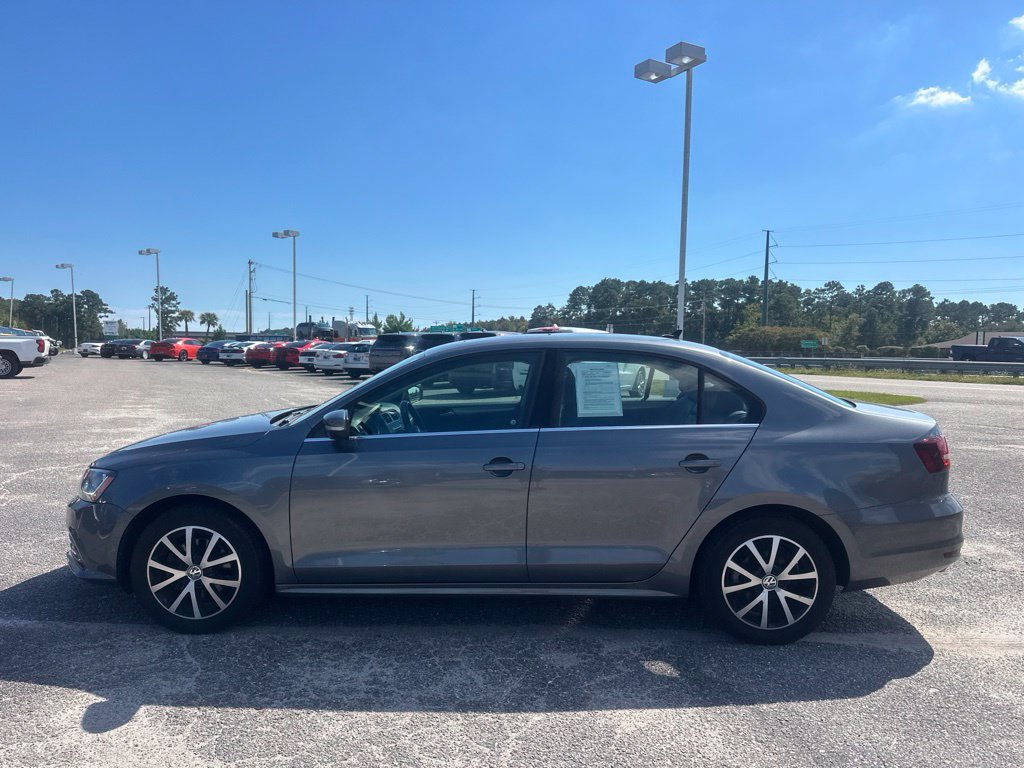 Used 2017 Volkswagen Jetta SE FWD image 6