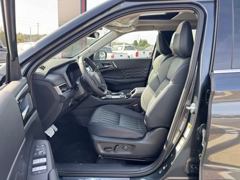 New 2026 Mitsubishi Outlander SEL image 19