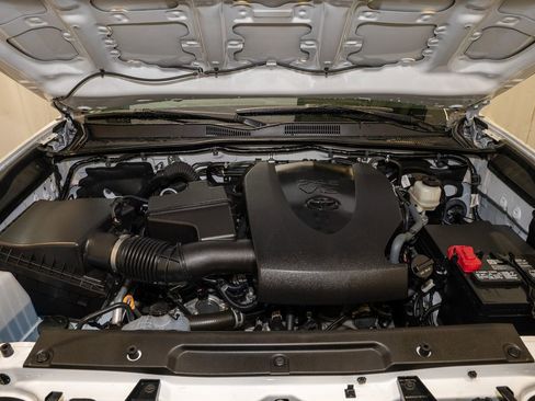 Used 2022 Toyota Tacoma SR5 image 17