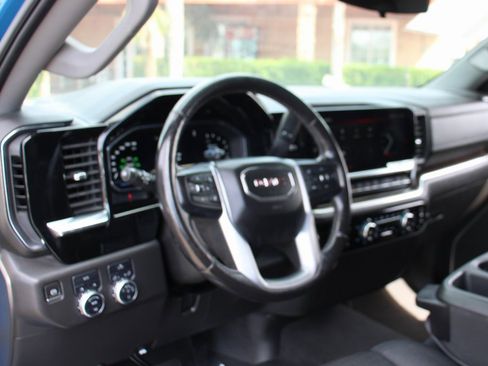 Used 2022 GMC Sierra 1500 Elevation image 17