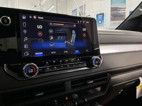 New 2026 Chevrolet Colorado LT w/ LT Convenience Package AWD/4WD image 22