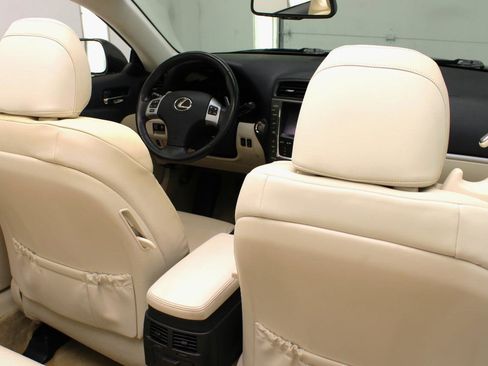 Used 2011 Lexus IS 250C image 47
