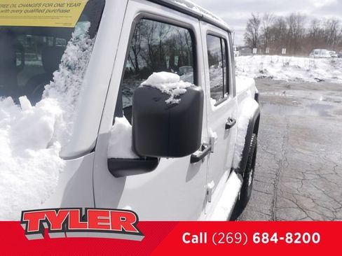 Used 2022 Jeep Gladiator Mojave w/ Cold Weather Group AWD/4WD image 11
