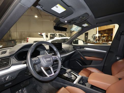 Used 2025 Audi Q5 2.0T Premium AWD/4WD image 9