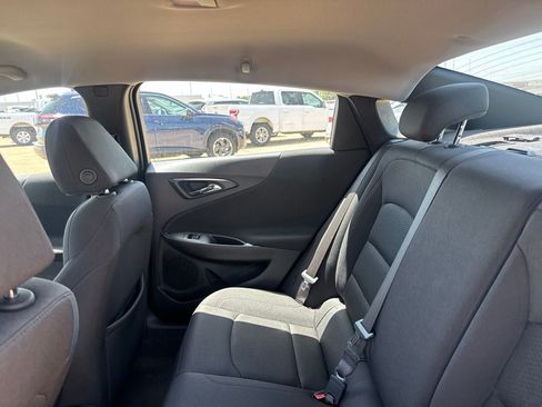 Used 2025 Chevrolet Malibu LS FWD image 33