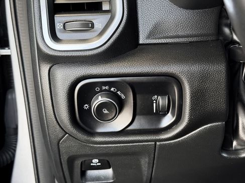 Used 2024 RAM 1500 Laramie RWD image 20
