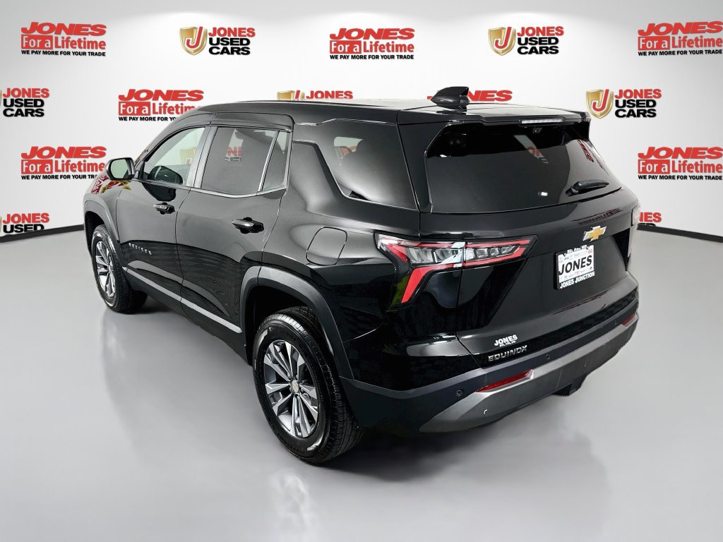 Used 2026 Chevrolet Equinox LT w/ Convenience Package II FWD image 2