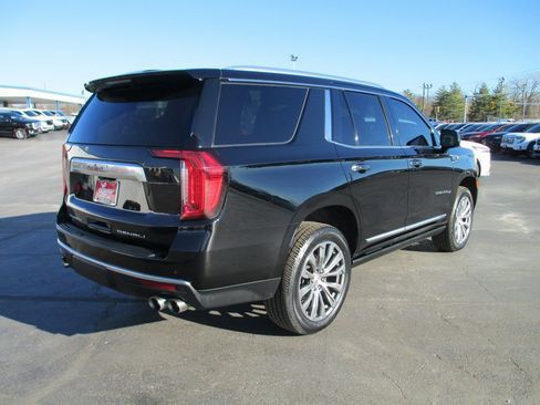 Used 2021 GMC Yukon Denali w/ Denali Premium Package image 3