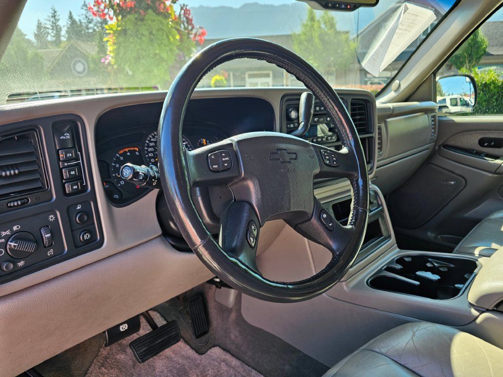 Used 2003 Chevrolet Silverado 2500 LT AWD/4WD image 24