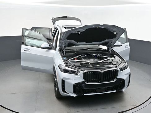 New 2026 BMW X5 xDrive40i w/ M Sport Package image 33