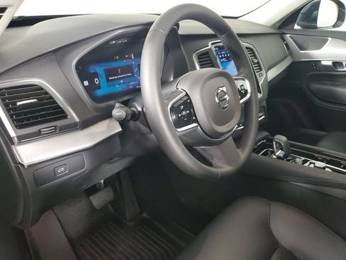 Used 2025 Volvo XC90 B5 Core AWD/4WD image 25