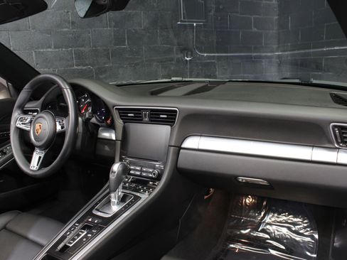 Used 2017 Porsche 911 Carrera image 41
