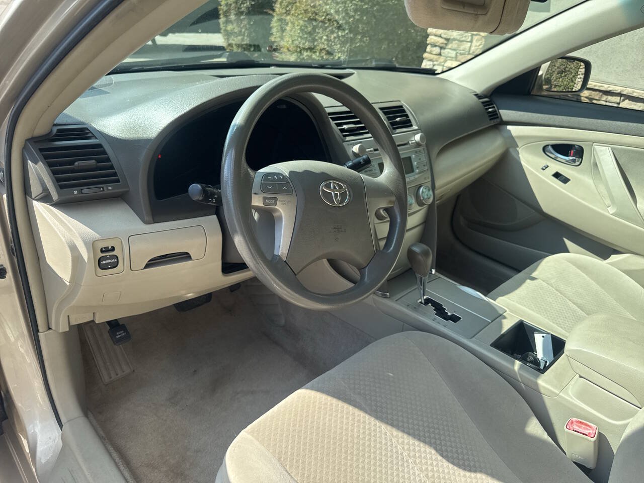 Used 2009 Toyota Camry LE FWD image 10