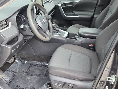 Used 2024 Toyota RAV4 XLE AWD/4WD image 10