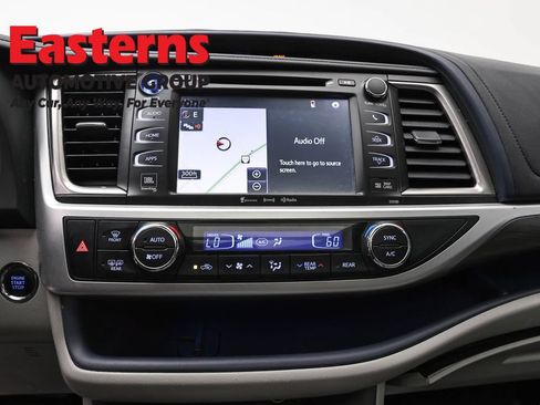 Used 2017 Toyota Highlander Limited Platinum AWD/4WD image 12