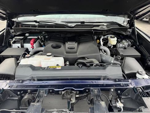 Used 2024 Toyota Tundra Platinum image 12