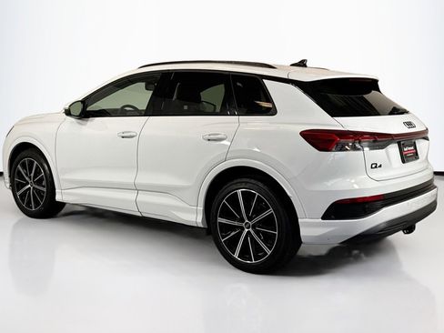 Used 2025 Audi Q4 e-tron Premium Plus image 7