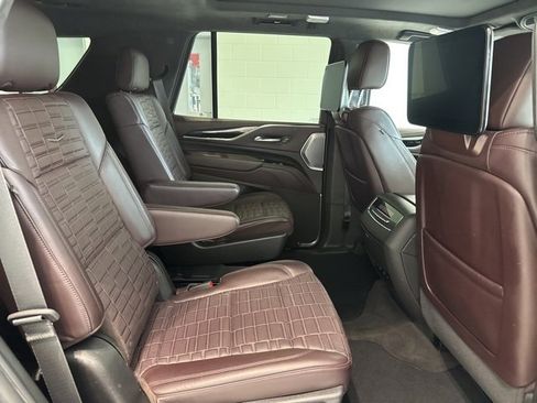 Used 2022 Cadillac Escalade Premium Luxury Platinum image 14