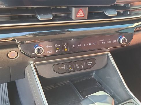 Used 2025 Kia Carnival SX Prestige image 31