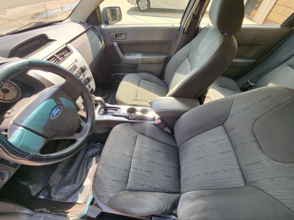 Used 2008 Ford Focus SE FWD image 5