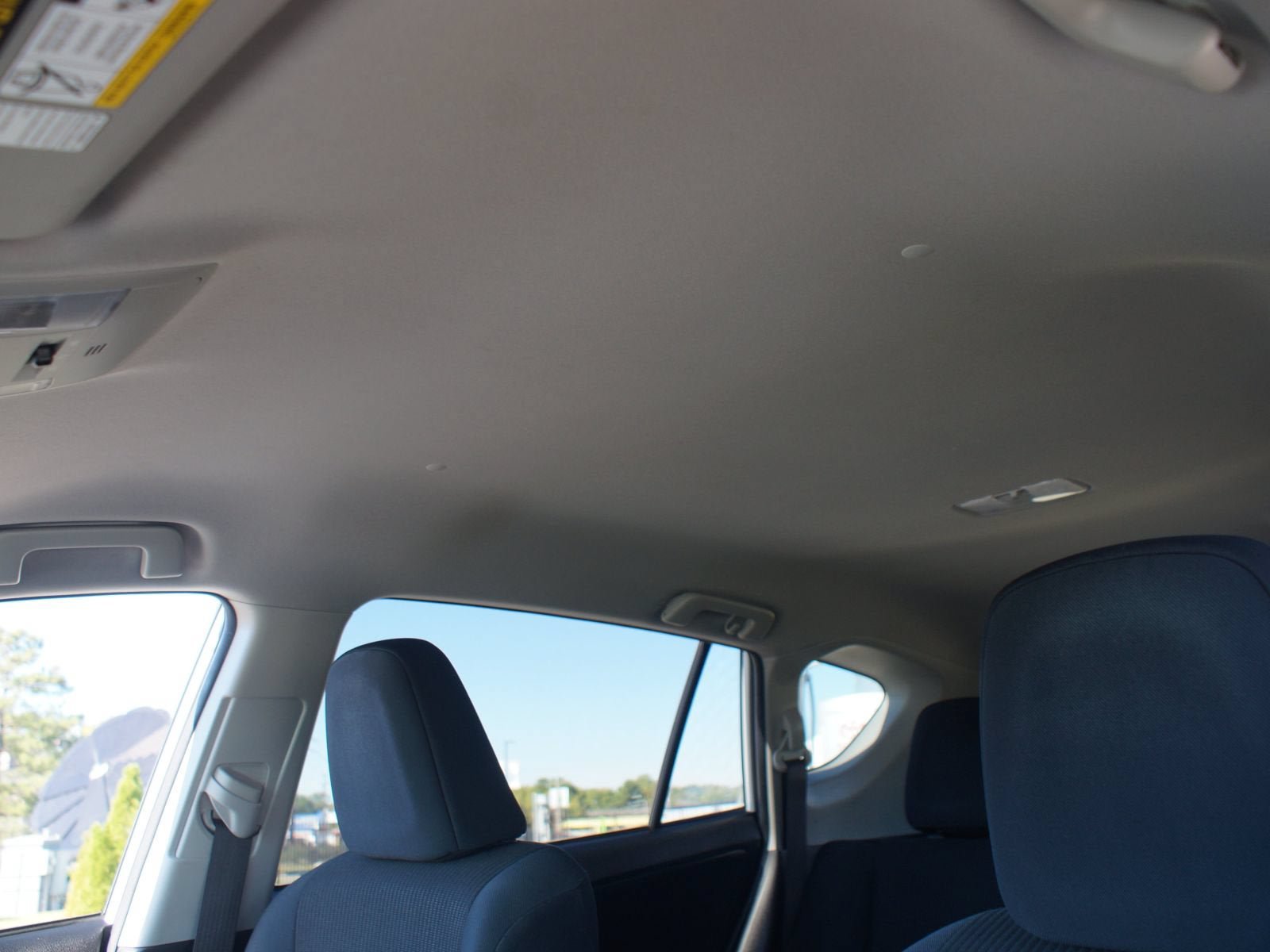Used 2016 Toyota RAV4 LE FWD image 6