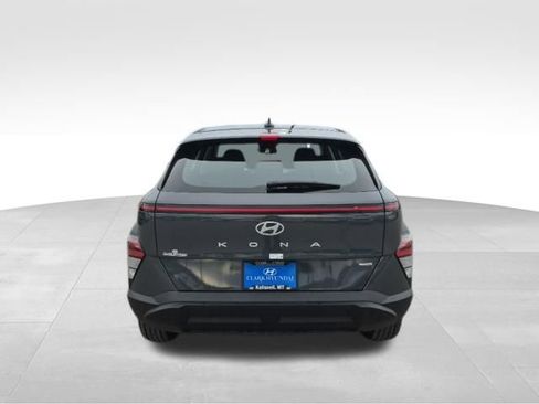 New 2026 Hyundai Kona SE image 6