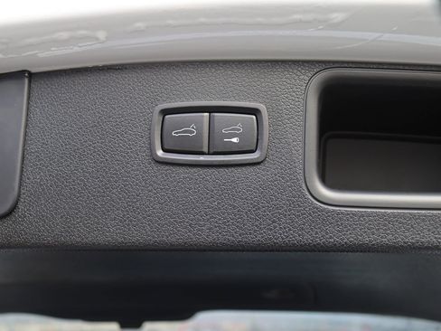 Used 2018 Porsche Macan Sport Edition image 36