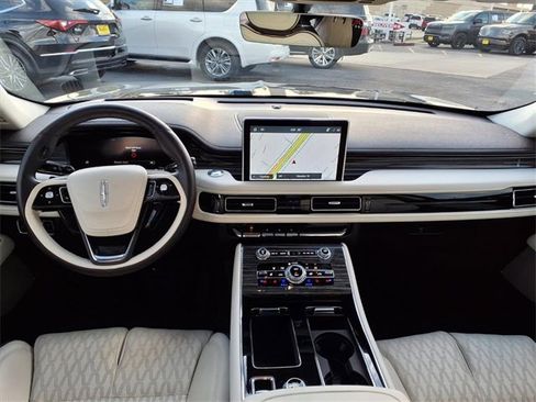 Certified 2023 Lincoln Aviator Black Label image 4