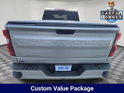 Used 2020 Chevrolet Silverado 1500 Custom w/ Custom Value Package AWD/4WD image 4