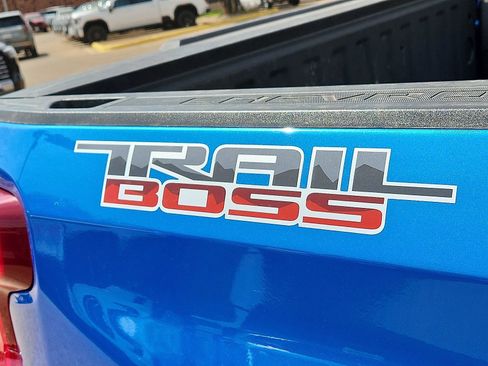 Used 2025 Chevrolet Silverado 1500 LT Trail Boss w/ Convenience Package II AWD/4WD image 10