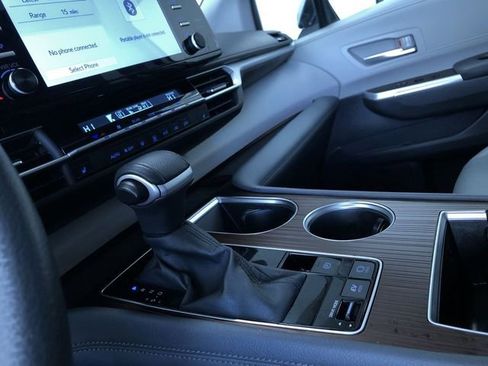 Certified 2024 Toyota Sienna XLE image 30