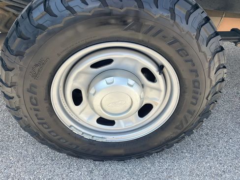 Used 2021 Ford F250 XL w/ Power Equipment Group AWD/4WD image 9