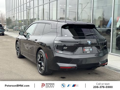 Used 2023 BMW iX xDrive50 w/ Premium Package image 4