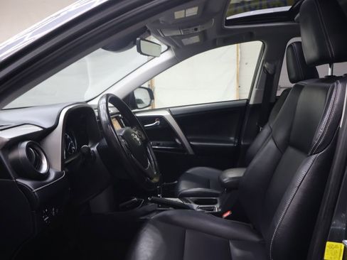 Used 2016 Toyota RAV4 Limited AWD/4WD image 17