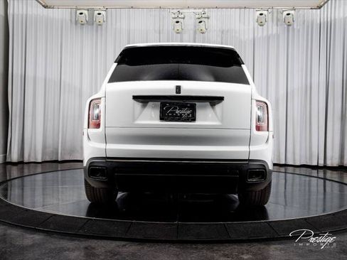 Used 2022 Rolls-Royce Cullinan Black Badge AWD/4WD image 11
