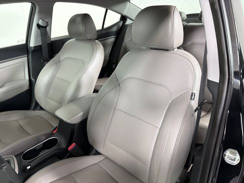Used 2017 Hyundai Elantra Limited FWD image 13