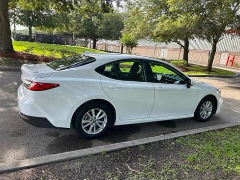 Used 2025 Toyota Camry LE w/ Convenience Package FWD image 6