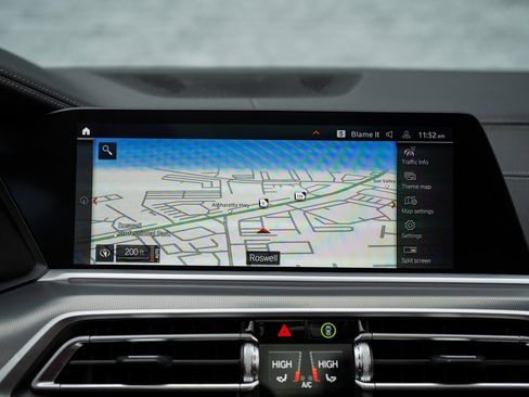 Used 2022 BMW X6 xDrive40i w/ M Sport Package image 32