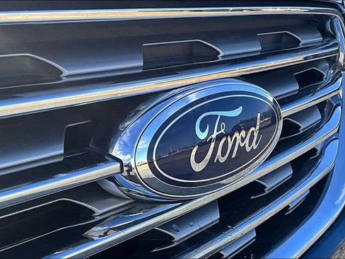 Used 2021 Ford Edge SEL image 30