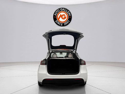Used 2023 Tesla Model Y Long Range image 18