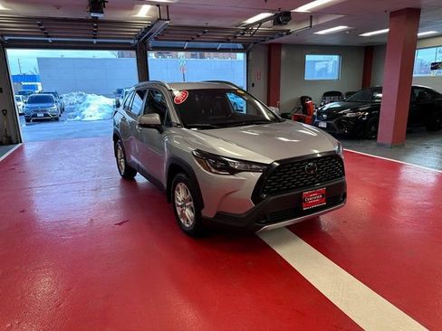 Certified 2023 Toyota Corolla Cross LE image 2