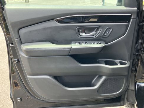 Used 2025 Honda Pilot EX-L image 14