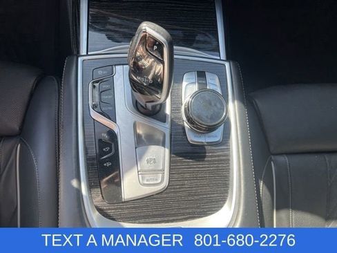 Used 2022 BMW 750i xDrive w/ Autobahn Package image 25